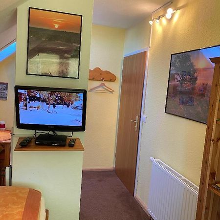 Gemuetliches Zimmer Zentral In Der Lueneburger Heide Шнефердинген Экстерьер фото