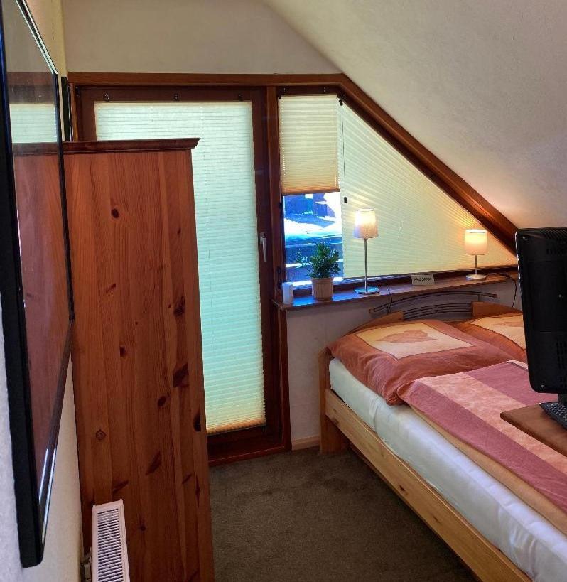 Gemuetliches Zimmer Zentral In Der Lueneburger Heide Шнефердинген Экстерьер фото